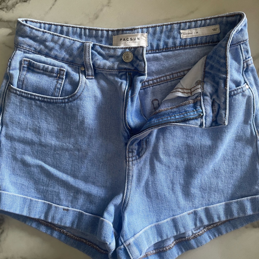 Pacsun high waist shorts. Size 26. Mom short.